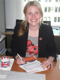 Emma McClarkin MEP signs pledge to support "Volunteers Week"